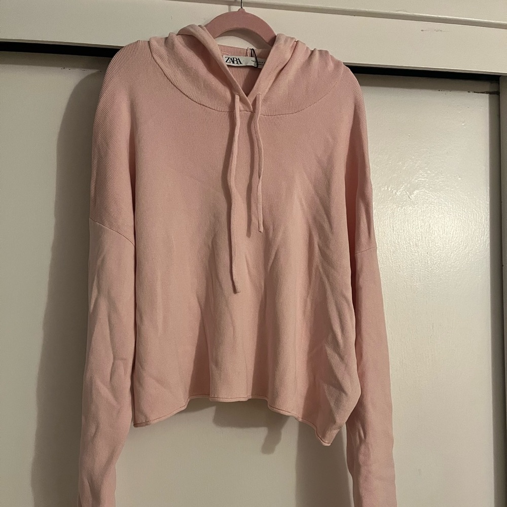 Zara cropped pink sweater with hood